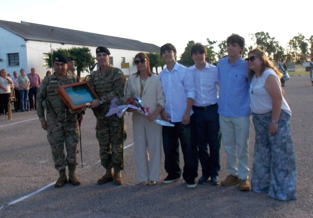 Despedida de López Iñigo y asunción de Rodríguez al frente del Regimiento de Infantería Mecanizado 3
