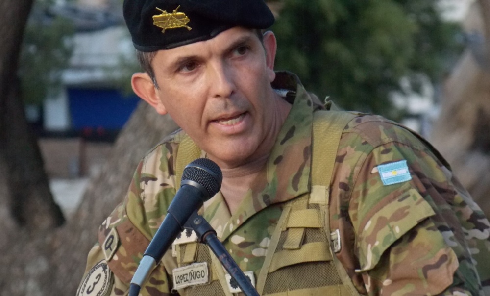 Despedida de López Iñigo y asunción de Rodríguez al frente del Regimiento de Infantería Mecanizado 3