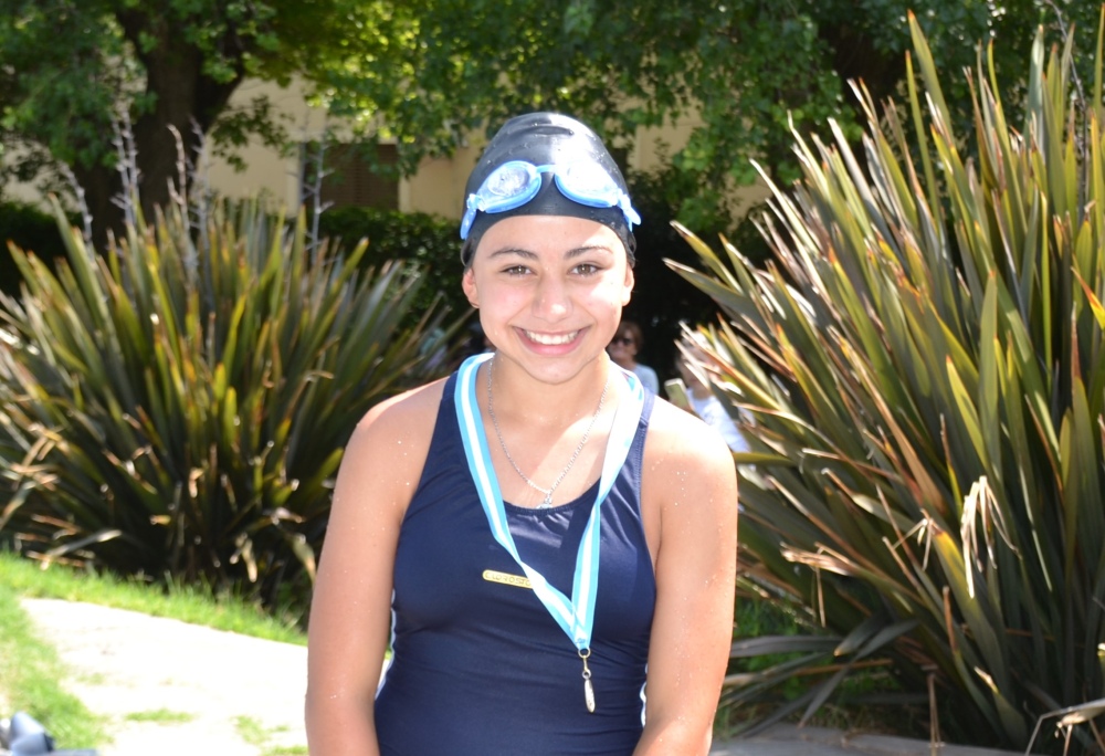 Encuentro deportivo entre la colonia del Tenis Club y la Escuela Abierta de Verano