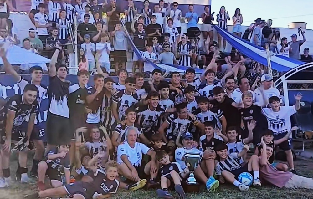 Sarmiento gritó campeón en Reserva y cerró un 2025 perfecto