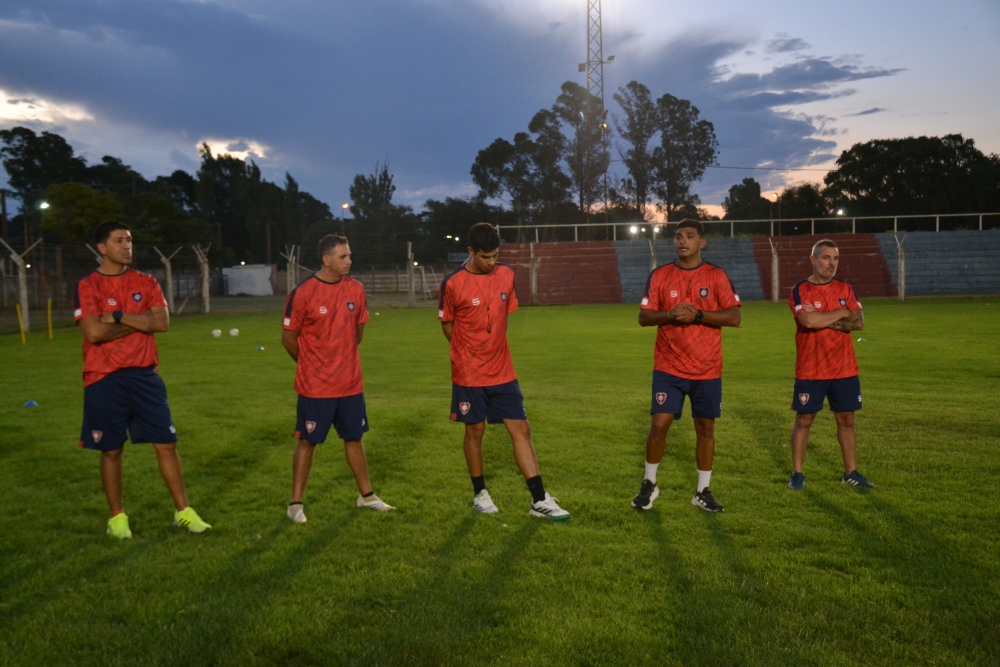 Peñarol puso en marcha su pretemporada con la mirada puesta en el 2026