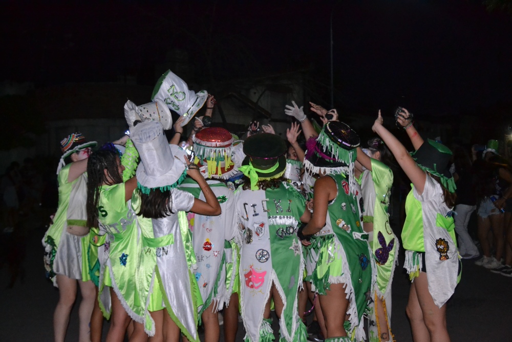 Una noche a pura murga y cumbia en el Carnaval Pigüé 2026