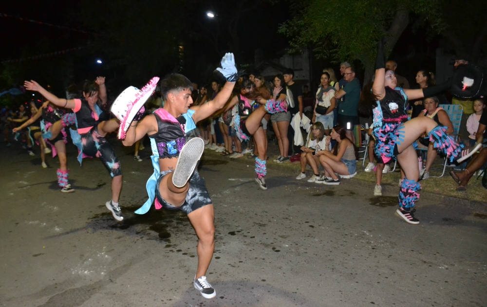 Una noche a pura murga y cumbia en el Carnaval Pigüé 2026