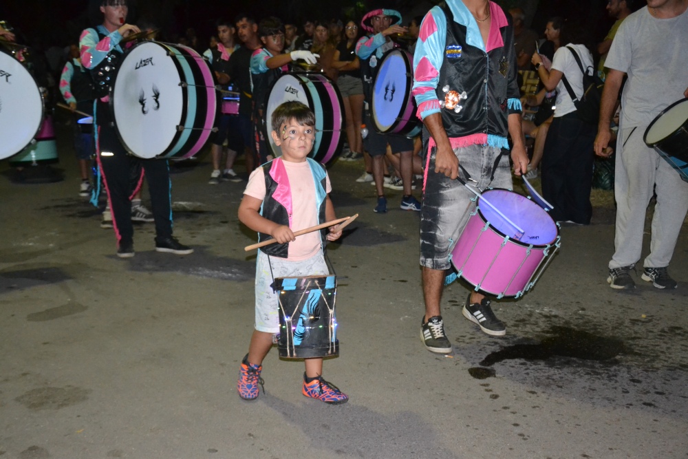 Una noche a pura murga y cumbia en el Carnaval Pigüé 2026