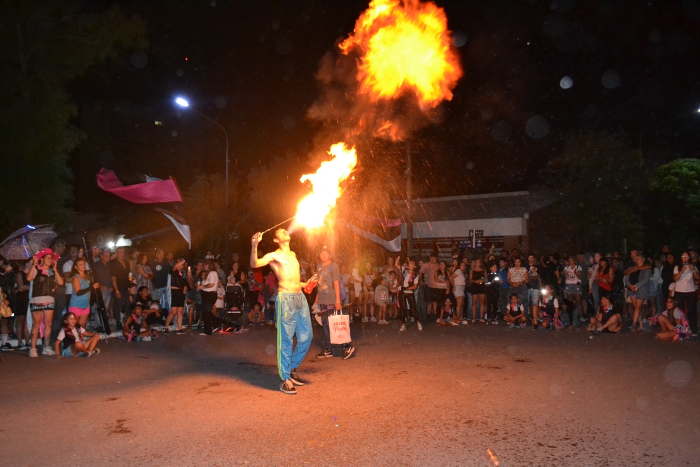 Una noche a pura murga y cumbia en el Carnaval Pigüé 2026