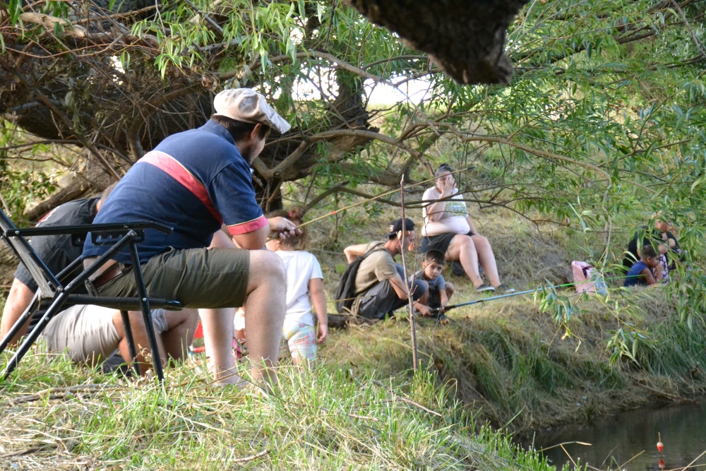 Gran concurrencia en el concurso de pesca infantil en el Arroyo Pigüé