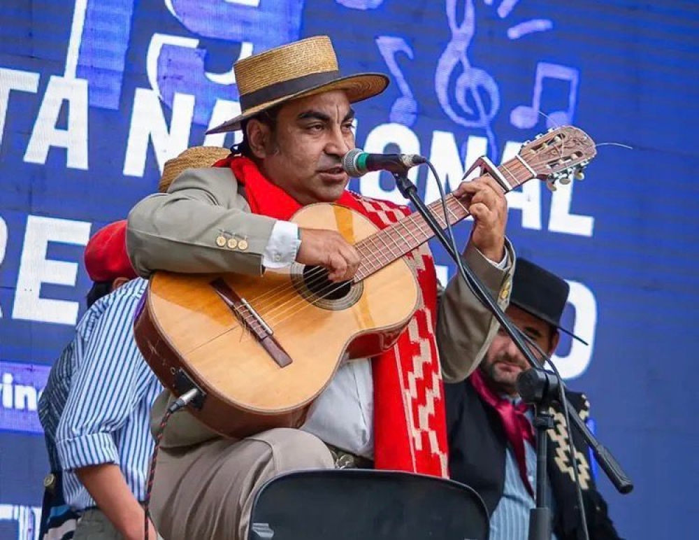 Jineteada, música y tradición en el arranque de la Fiesta del Reservado