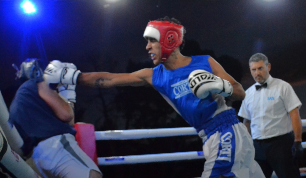 “Por los Campeones”: el boxeo brilló en el Parque Municipal