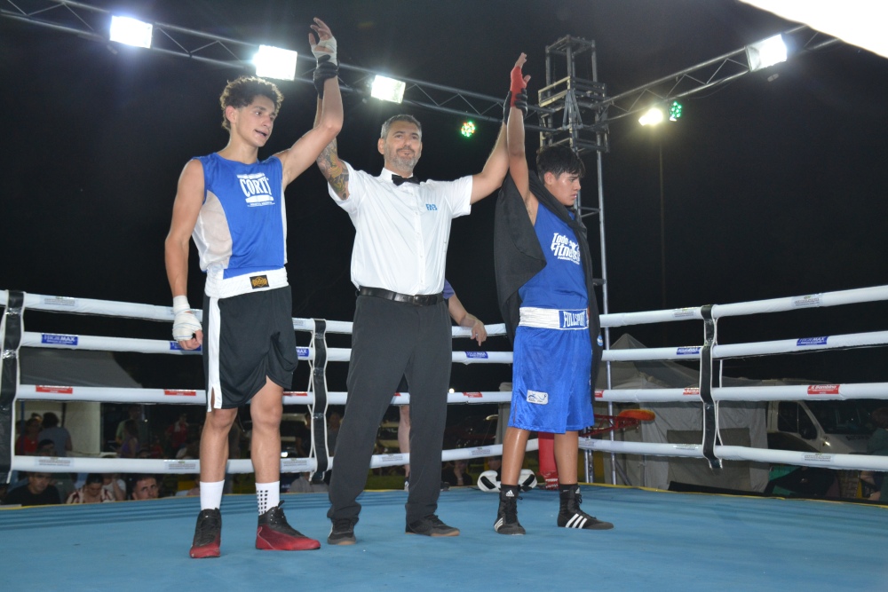 “Por los Campeones”: el boxeo brilló en el Parque Municipal