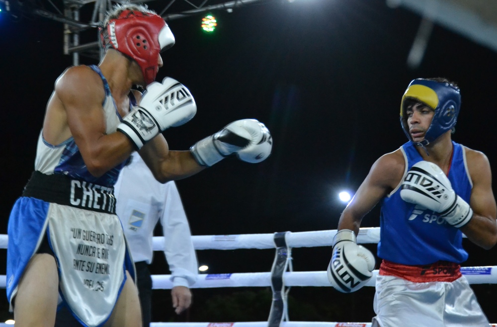 “Por los Campeones”: el boxeo brilló en el Parque Municipal