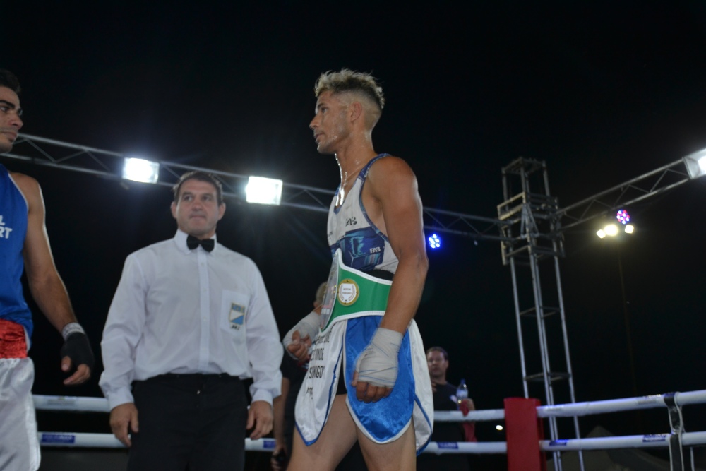 “Por los Campeones”: el boxeo brilló en el Parque Municipal