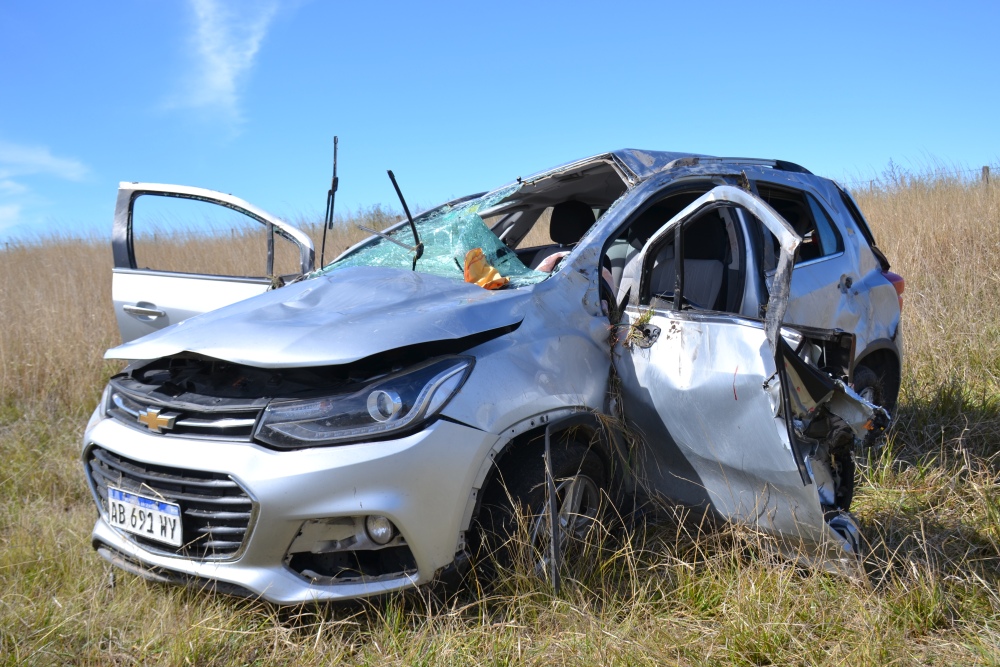 Accidente en la Ruta 67: bomberos rescataron a una mujer tras un vuelco