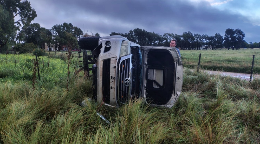 Vuelco en la madrugada en Espartillar