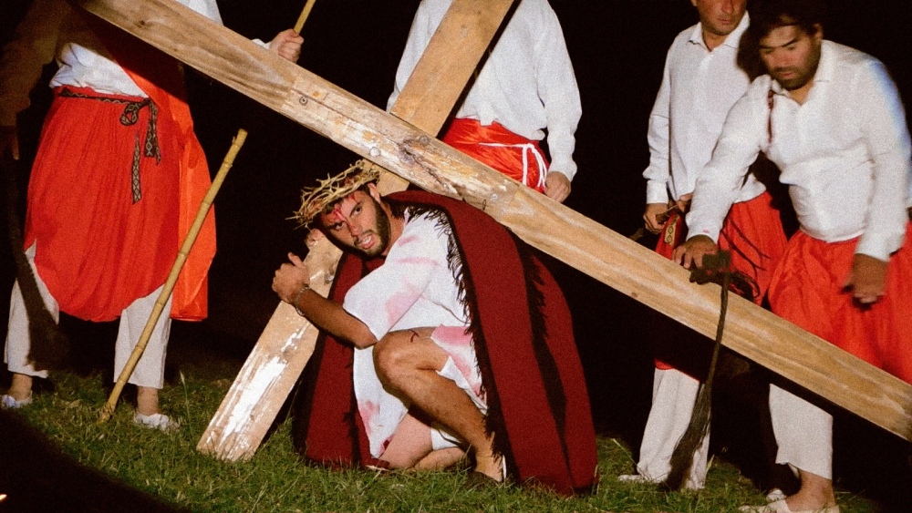 Saavedra vivió una noche de fe con el tradicional Vía Crucis Viviente