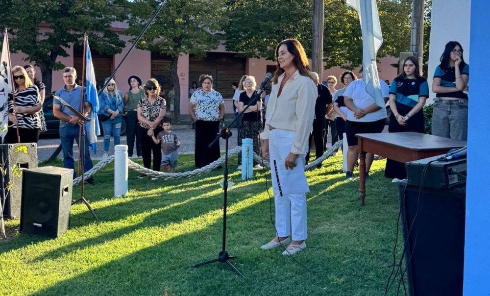 Homenaje a los héroes de Malvinas en Saavedra