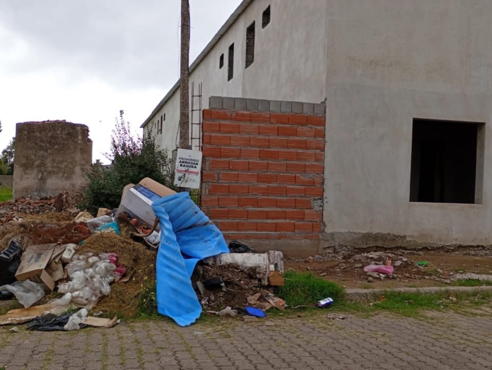 Preocupa la acumulación de residuos fuera de lugar