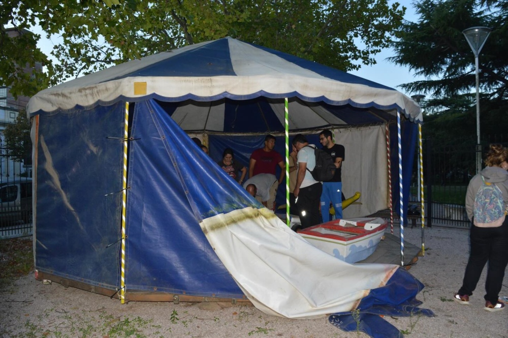 Comenzaron las tareas para recuperar la histórica calesita de Plaza Sarmiento