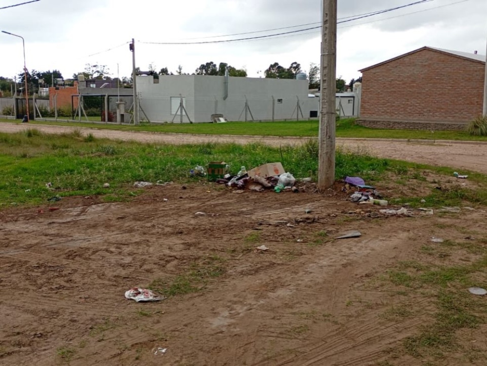 Preocupa la acumulación de residuos fuera de lugar