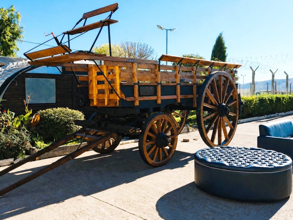 El histórico carretón del Parque Municipal de Pigüé fue restaurado 