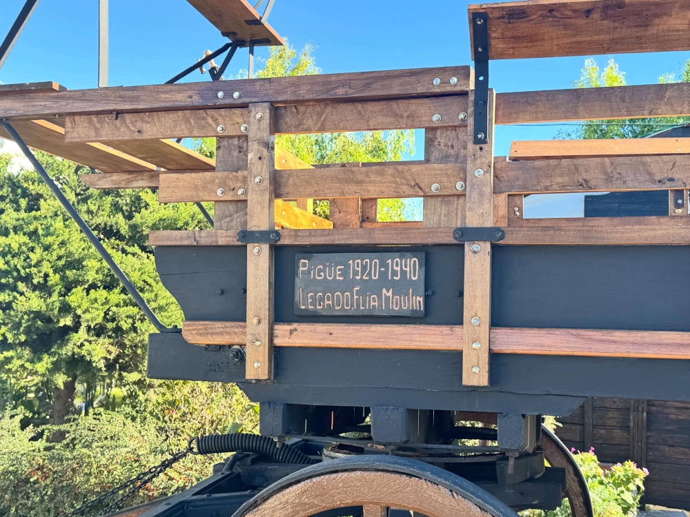 El histórico carretón del Parque Municipal de Pigüé fue restaurado 