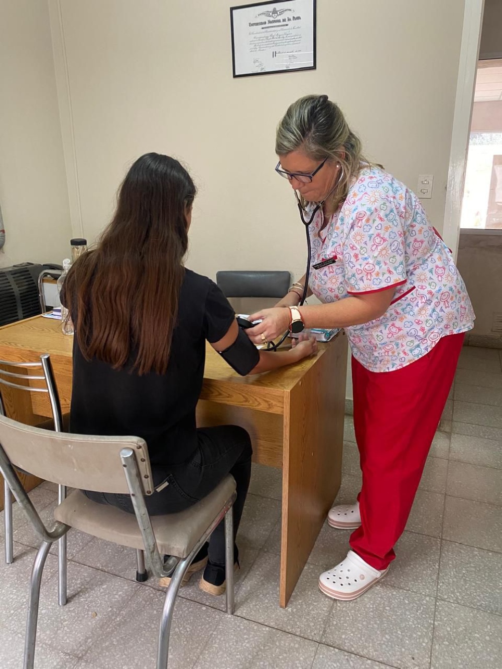 El Municipio impulsa controles médicos para estudiantes de nivel secundario en todo el distrito