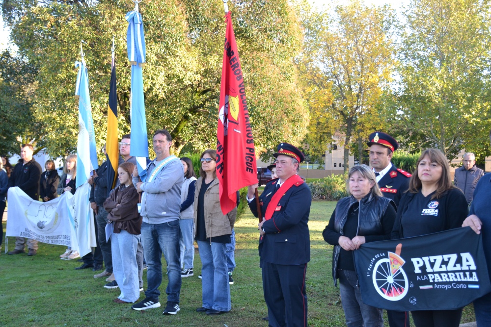 Arroyo Corto celebró su 142° Aniversario con un acto en la Plaza 9 de Julio