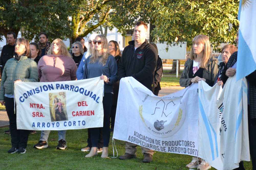 Arroyo Corto celebró su 142° Aniversario con un acto en la Plaza 9 de Julio
