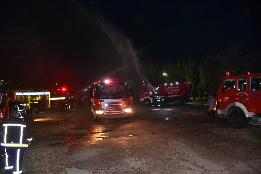 Bomberos Voluntarios de Pigüé incorporaron una nueva unidad cisterna