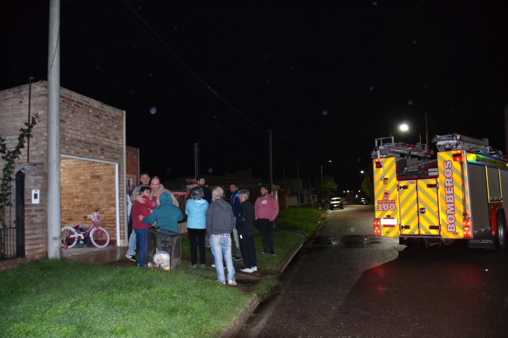 Principio de incendio en una vivienda de calle Neuquén