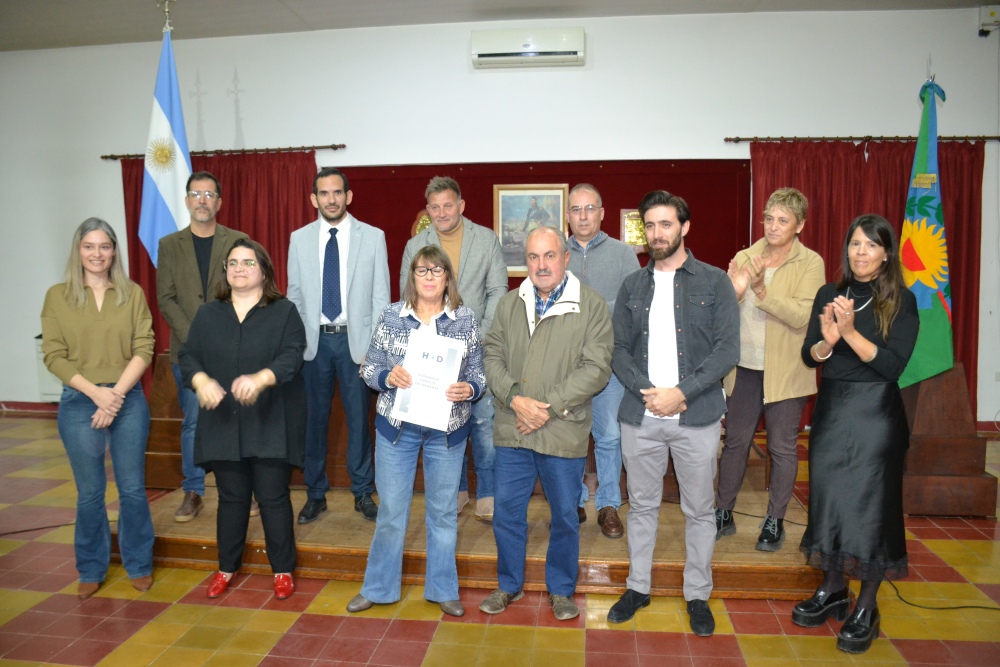  Reconocimiento legislativo al centenario del Teatro Español de Pigüé 