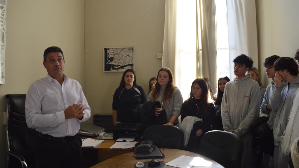Alumnos de Economía de La Salle participaron de una actividad institucional en el Palacio Municipal