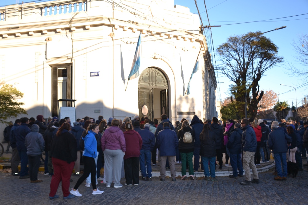 El STM realizó una nueva asamblea frente al Palacio Municipal