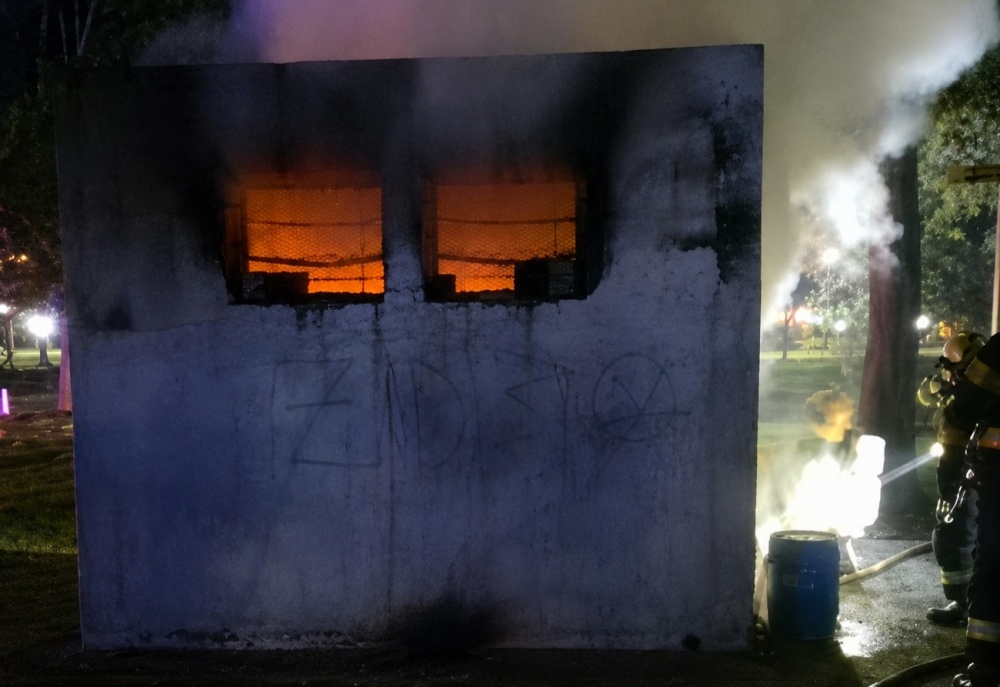 Incendio en el Parque Municipal de Pigüé: una persona fue hospitalizada