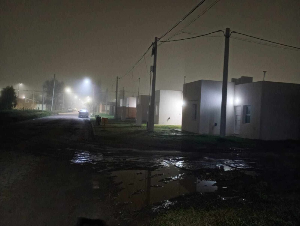 Vecinos del barrio 32 Viviendas reclaman por el mal estado de las calles