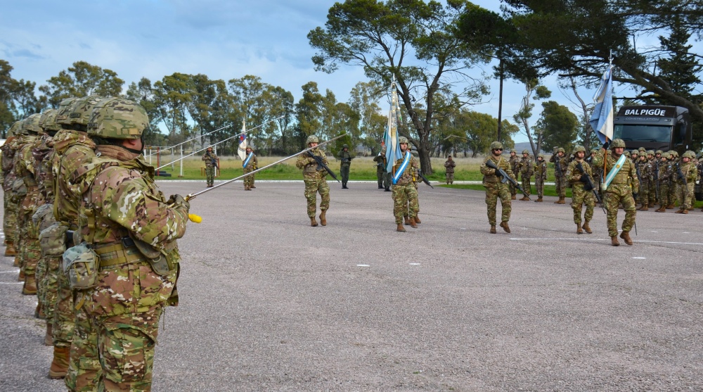 La Guarnición de Ejército Pigüé celebró el Día de la Bandera con la tradicional Jura