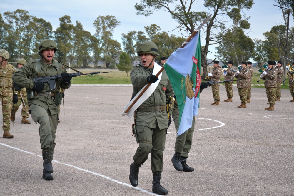 La Guarnición de Ejército Pigüé celebró el Día de la Bandera con la tradicional Jura