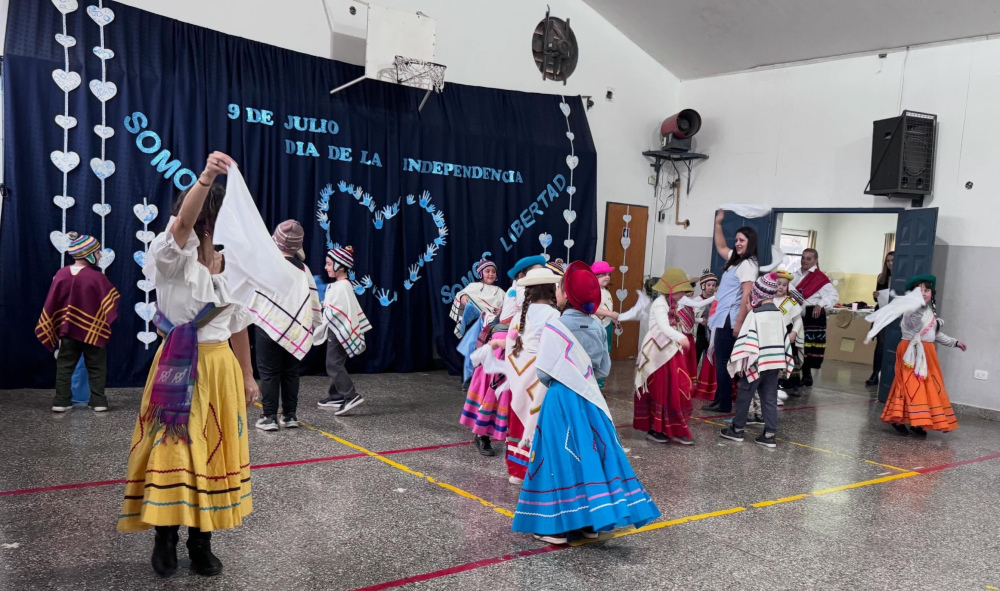 Arroyo Corto conmemoró el Día de la Independencia con el acto centralizado