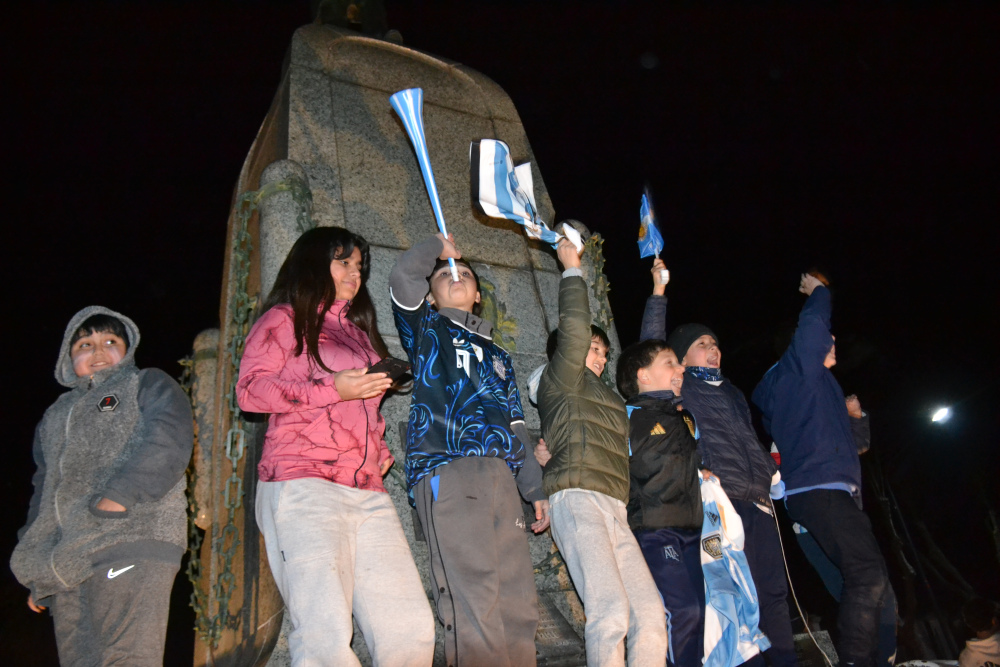 Pigüé celebró con una multitud el pase de Argentina a semifinales