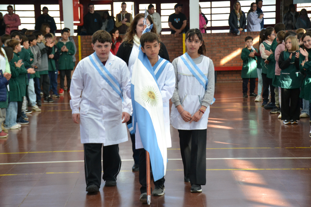 La comunidad educativa de Pigüé celebró el Día del Maestro