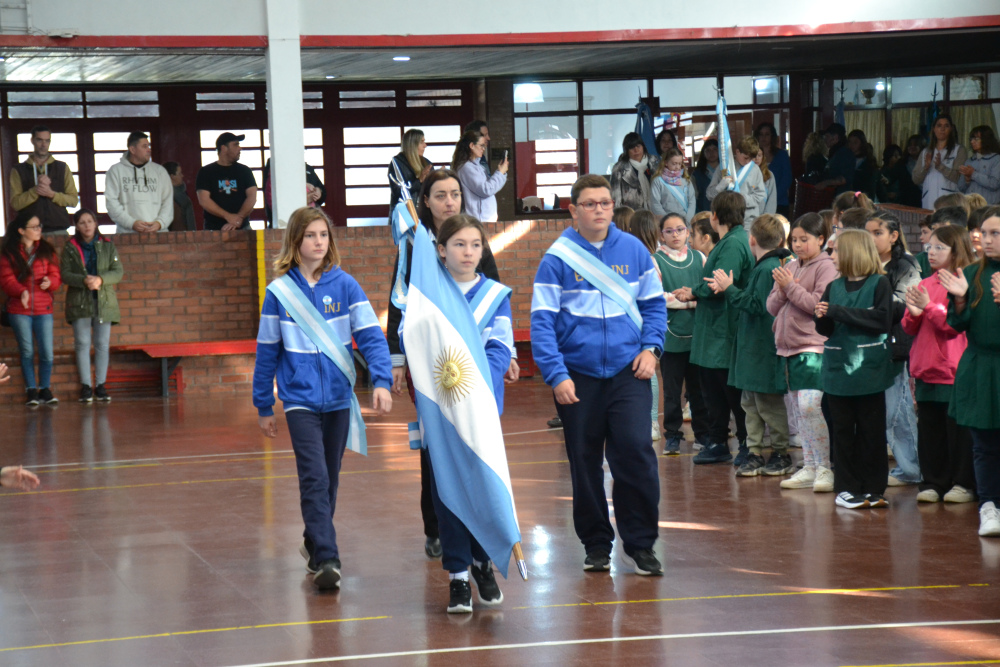 La comunidad educativa de Pigüé celebró el Día del Maestro