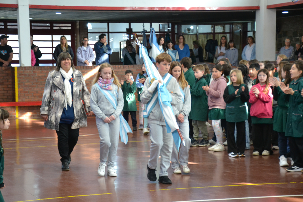 La comunidad educativa de Pigüé celebró el Día del Maestro