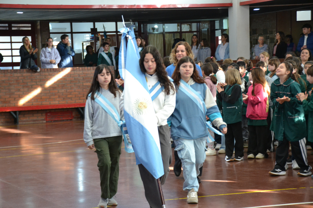 La comunidad educativa de Pigüé celebró el Día del Maestro