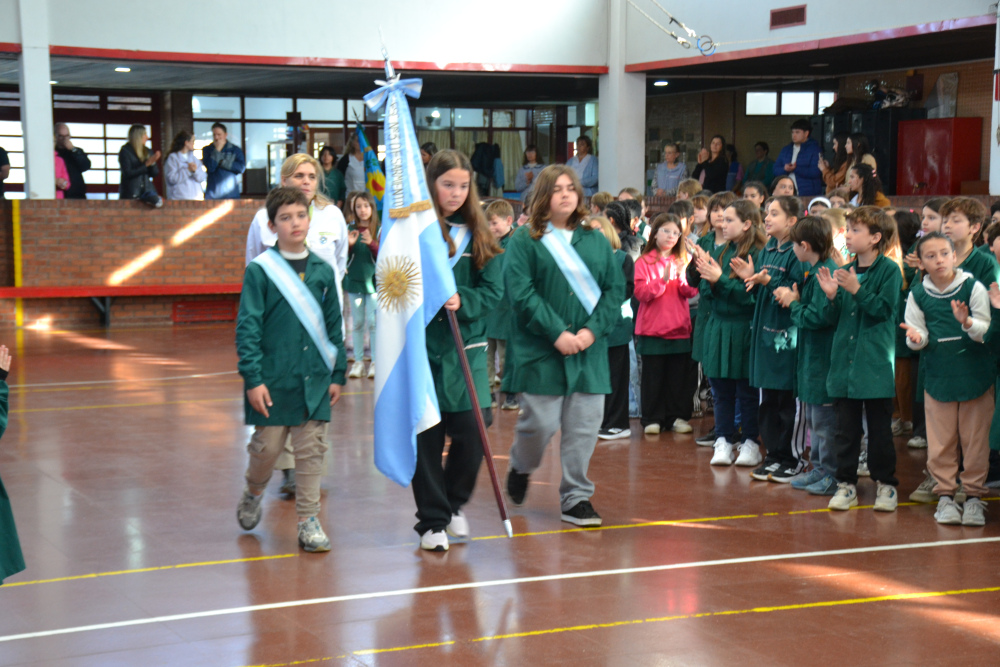 La comunidad educativa de Pigüé celebró el Día del Maestro