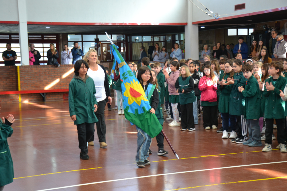 La comunidad educativa de Pigüé celebró el Día del Maestro
