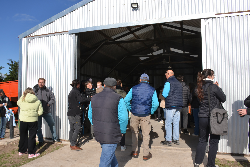 Equinoterapia Pigüé inauguró un nuevo galpón depósito en su predio