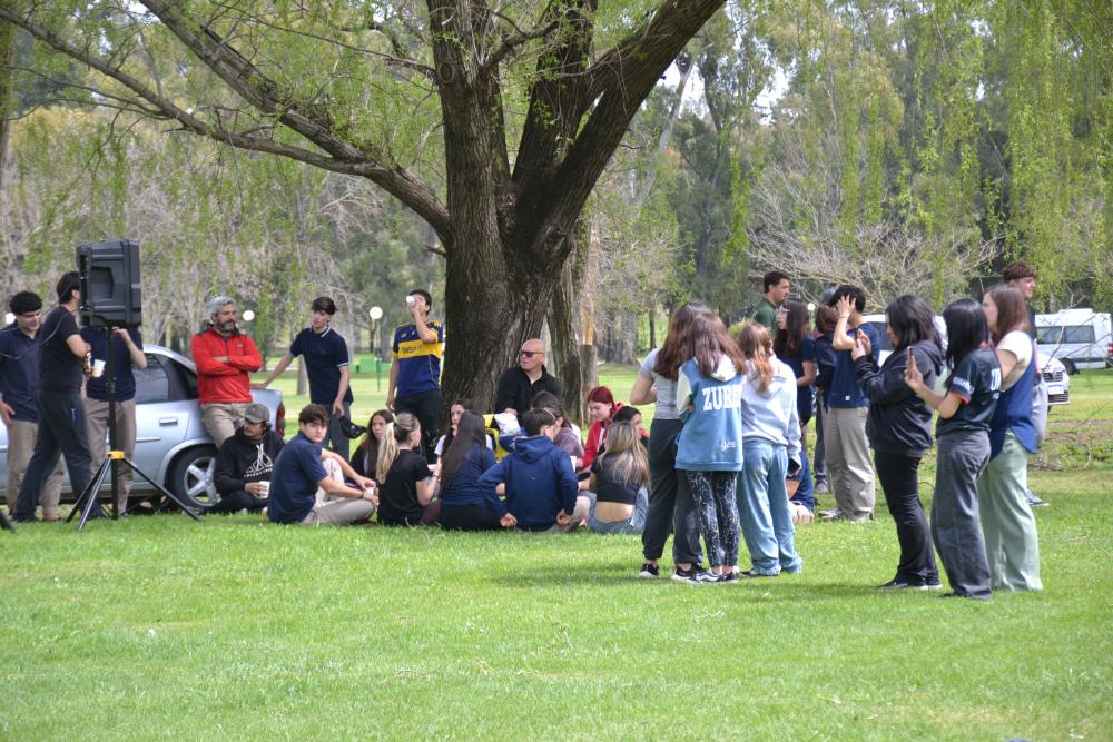 Estudiantes del distrito compartieron una jornada de juegos y actividades en el Parque Municipal
