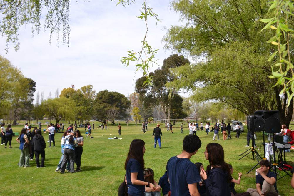 Estudiantes del distrito compartieron una jornada de juegos y actividades en el Parque Municipal