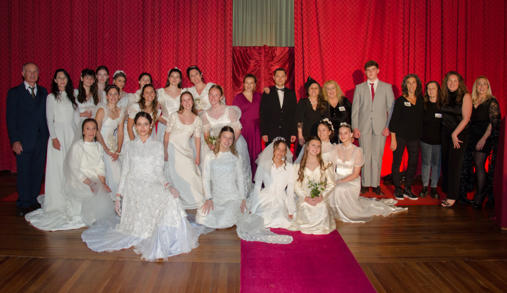 Desfile Histórico: las bodas de Pigüé volvieron a cobrar vida a través de sus prendas