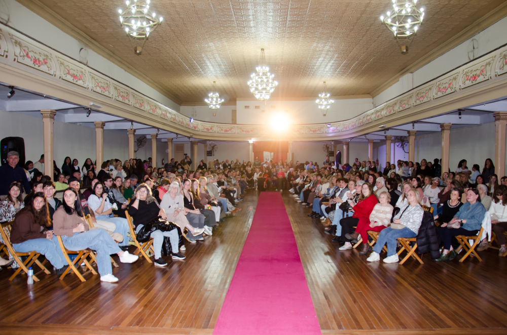Desfile Histórico: las bodas de Pigüé volvieron a cobrar vida a través de sus prendas