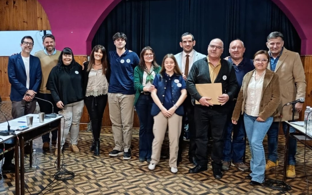 Reconocieron a alumnos de la EESA N° 1 de Goyena por su destacado desempeño en concursos
